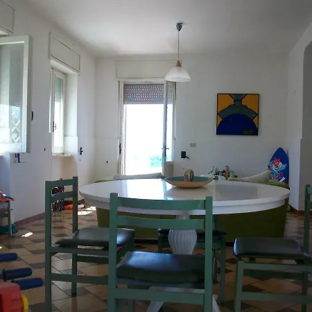 Casa Privata * מרינה די מנקוורסה